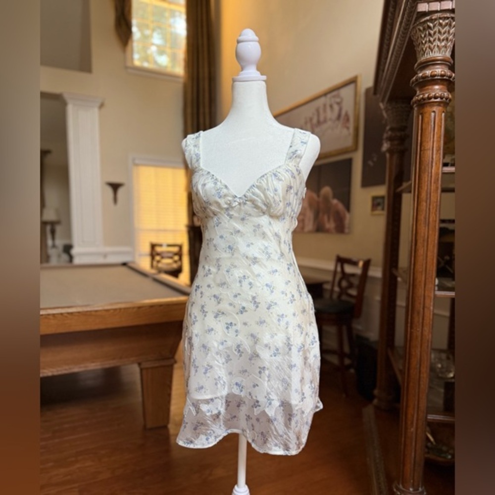 Princess Polly Cream and Blue Floral Mini Dress - Picture 1 of 8